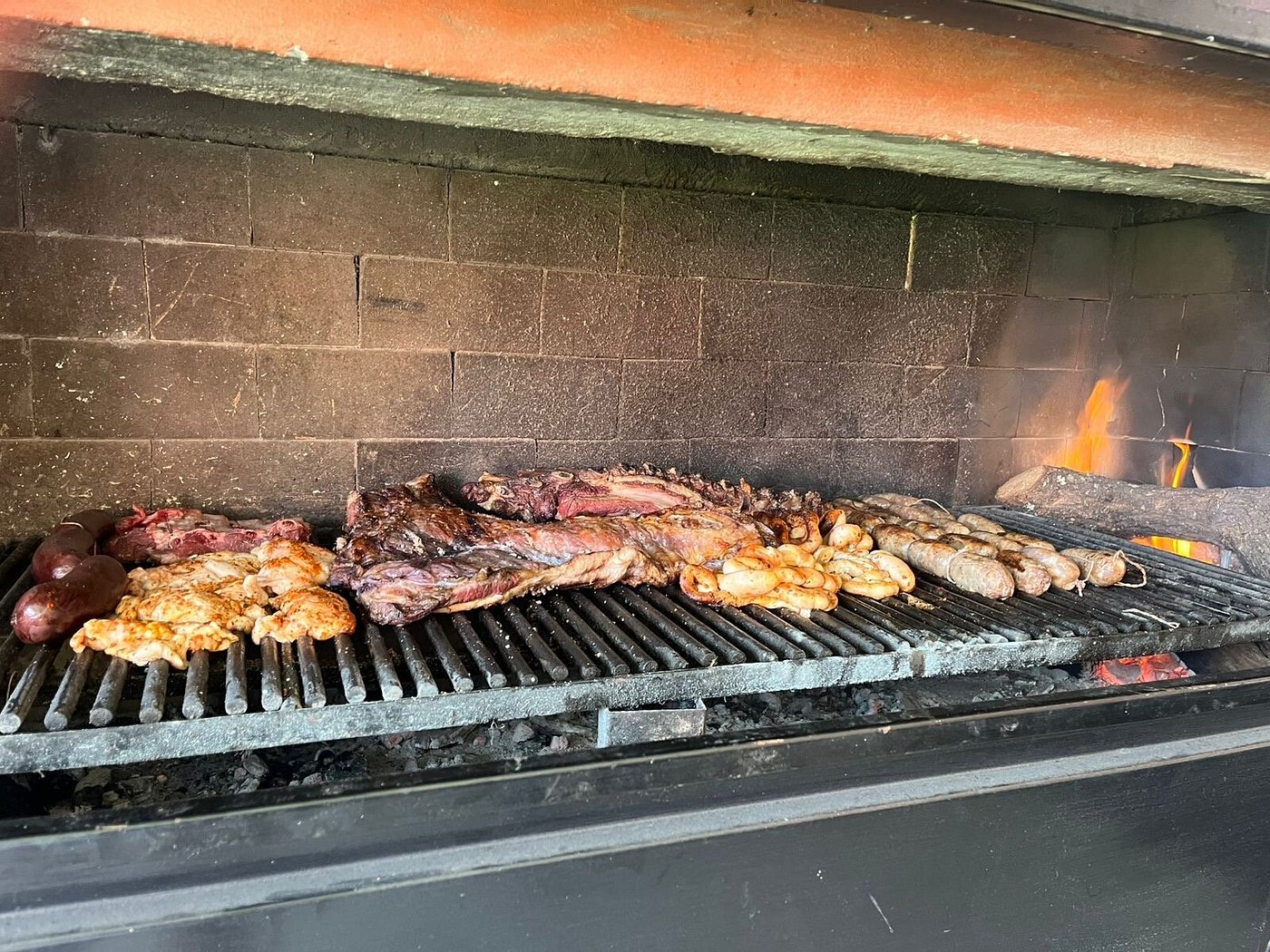Asado argentino a la parrilla