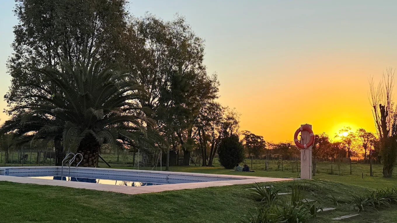 Piscina de La Rosadita al atardecer